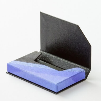 Mihai- Florin Oota- Apostuさん 名刺ケース